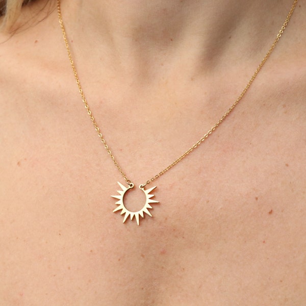 18k Gold Plated Sun Necklace for Women, Dainty Gold Rising Sun Pendant Necklace, Jewelry Gifts for Women, Teen, Girls, Christmas Gift
