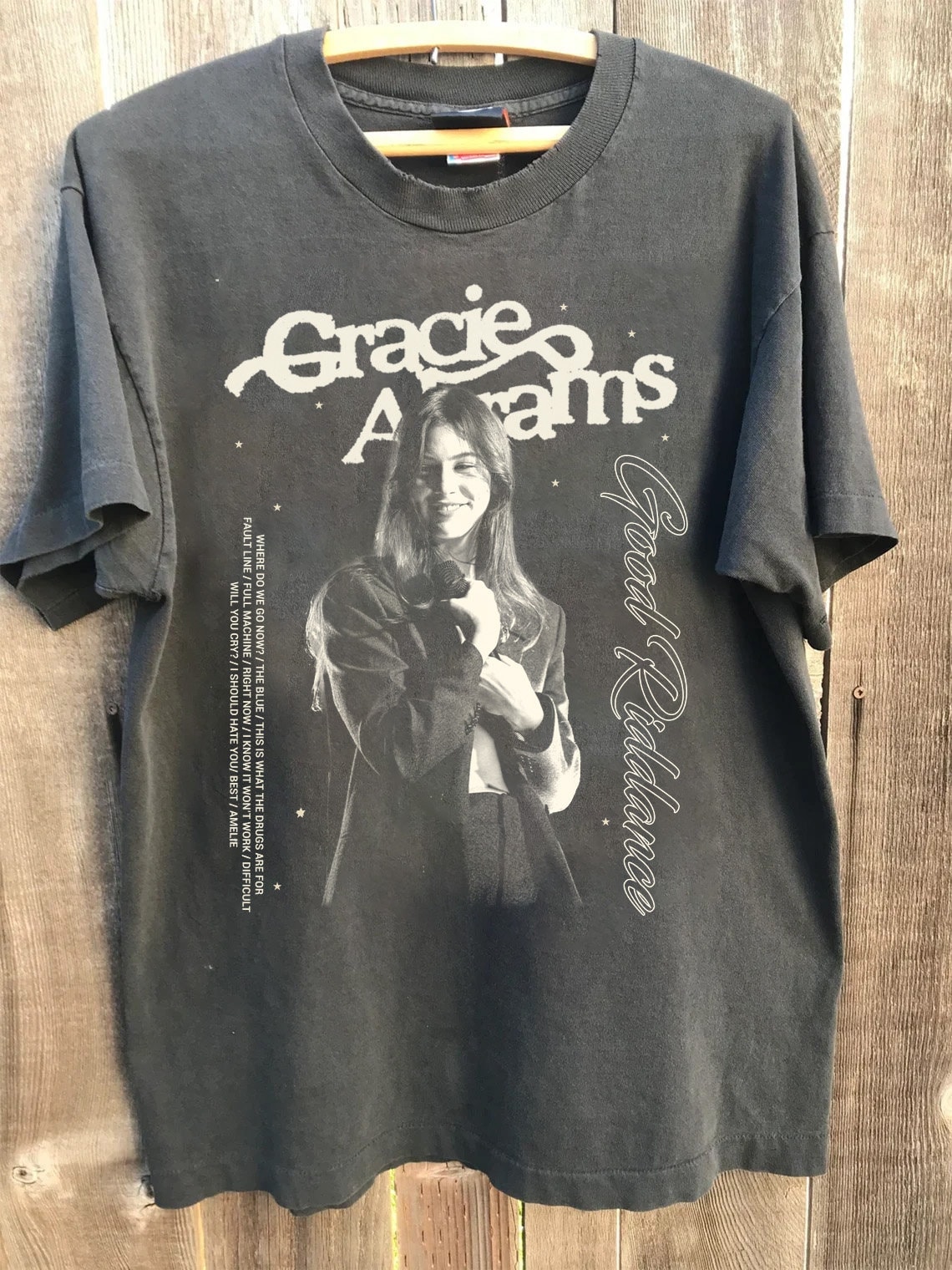 グレイシーエイブラムス-ThisIs WhatItFeelsLike特注ポスター Amazon.com: Gracie Abrams This Is What It Feels Like 1