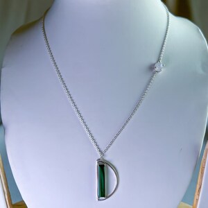 Colgante de plata con malaquita, colgante de piedra lunar arcoíris, colgante de plata, collar minimalista, colgante artesanal, joyería de piedra lunar, regalo para ella