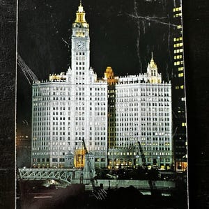 Cartolina d'epoca The Wrigley Building di notte Chicago Illinois IL Usato