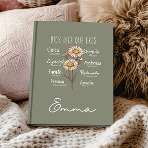Dios dice que Eres Mujer Regalo Cristiano Personalizado Bautizo Regalo de Cumpleaños Mama Birth Month Flower Personalized Christian journal