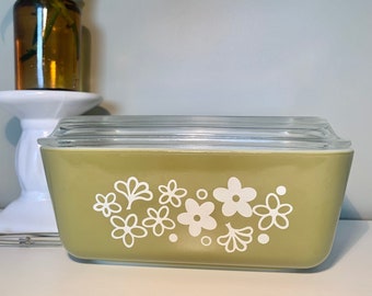 Pyrex Spring Blossom 502 / Original Glass Lid / Vintage Refrigerator Dish / Pyrex Fridgie / 1970s Floral / Crazy Daisy / Avocado Green