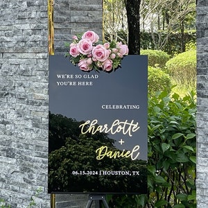 Black Acrylic Wedding Sign - Black Wedding Welcome Sign with 3D Gold Mirror Names - Modern Wedding Decor