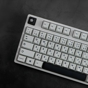 Minimalist Black/White PBT Japanese Keycaps Cherry Profile MX Stem 129 Keys For Mechanical and Optical Gaming Keyboard