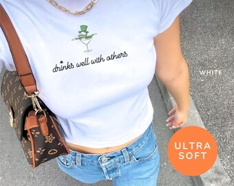 Funny St Paddy Tee St Patrick's Day Baby Tee for Women Drinks Well With Others Shirt Leprechaun Martini Tee St Patty Day Crop Irish Outfit