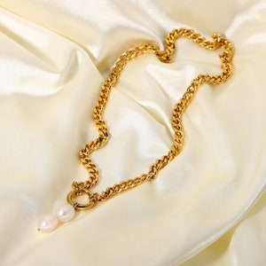 18K Gold Chunky Pearl Pendant Necklace, Curb Link Chain Necklace, Cuban Necklace for Women, Sparkly  Chunky Necklace, Wife Birthday Gift