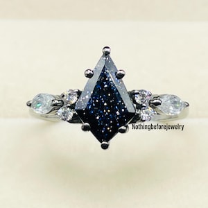 Vintage Kite Blue Sandstone Ring: Sterling Silver Cubic Zirconia