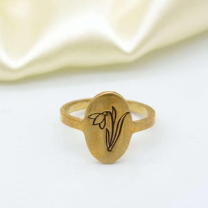 14K Gold Birth Flower Ring, Christmas Gift, Floral Ring, Bridesmaid Gift, Oval Signet ring, Minimalist Ring, Mom Ring, Floral Signet Ring