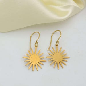 Sterling Silber Sunburst Hoop Ohrringe, Sonnenstrahl Hoops, Sonnen Ohrringe, himmlische Ohrringe, Boho Ohrringe, Spike Ohrringe, Baumeln Hoop Ohrringe