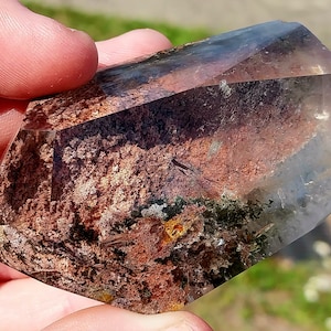 Large Very Clear Multicolored and Multilayered Lodolite Garden Quartz Freeform. Purple Lodolite. Lodolite Freeform. Ghost Quartz. Chlorite.