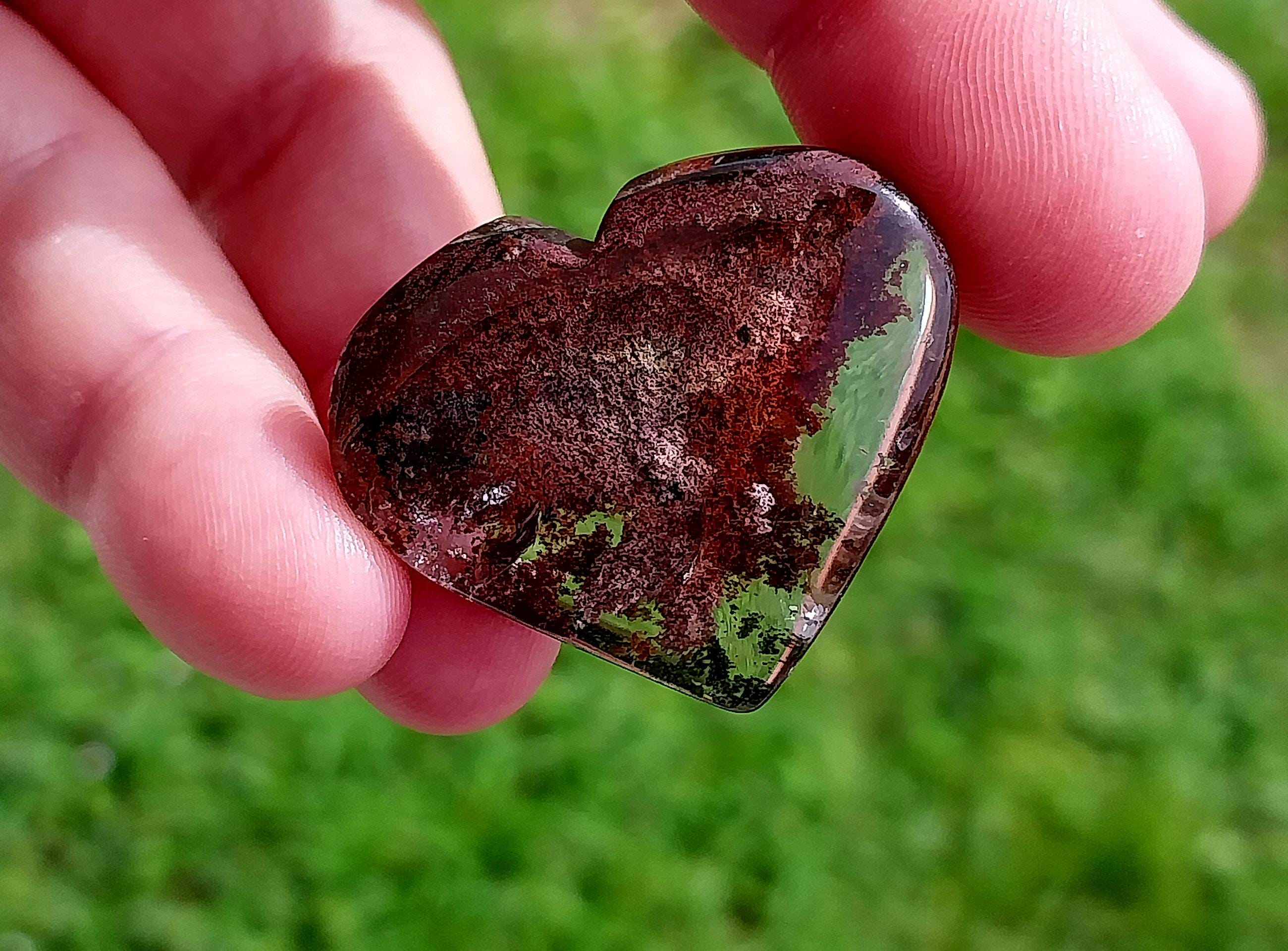 Fabulous Lodolite Garden Quartz Heart. Garden Lodolite. Lodolite Heart. Ghost Quartz. Garden Quartz Heart. Phantom Quartz.