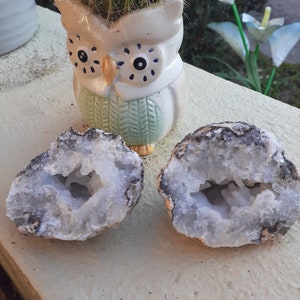 ON SALE--Clear Quartz Cracked Geode
