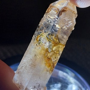 UV Reactive Firefly Quartz! Petroleum Quartz. Firefly Quartz Enhydro. Petroleum Enhydro Quartz. Terminated Patroleum Quartz. Quartz Specimen