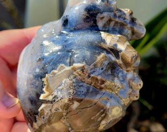 Amazing UV Reactive Volcano Agate Human Heart! Agate Heart. Volcano Agate Heart. Crystal Heart. UV Reactive Crystal. Banded Agate Heart.