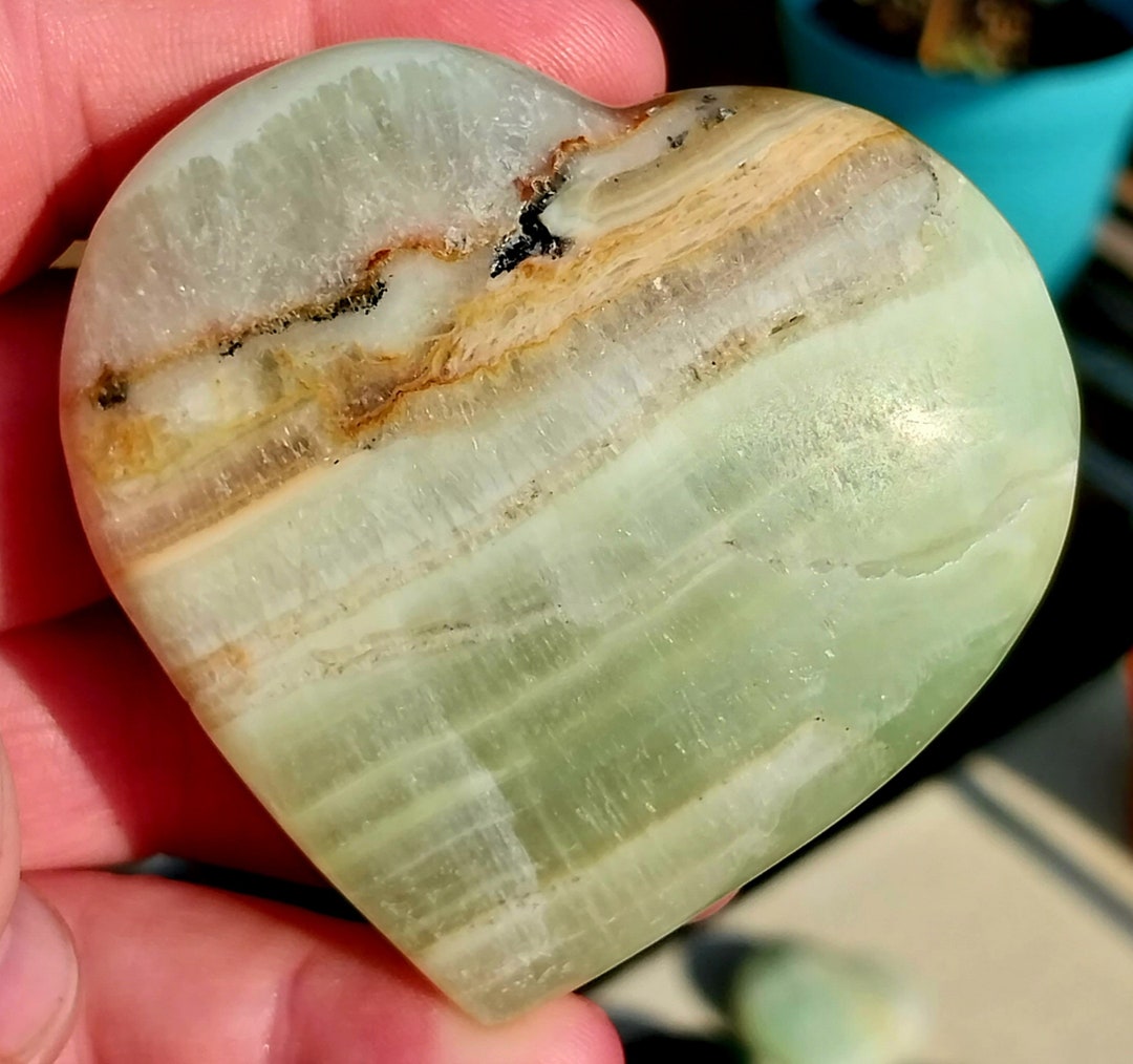 Large Pretty Carribean Calcite Heart Carving. Carribean Calcite Heart ...