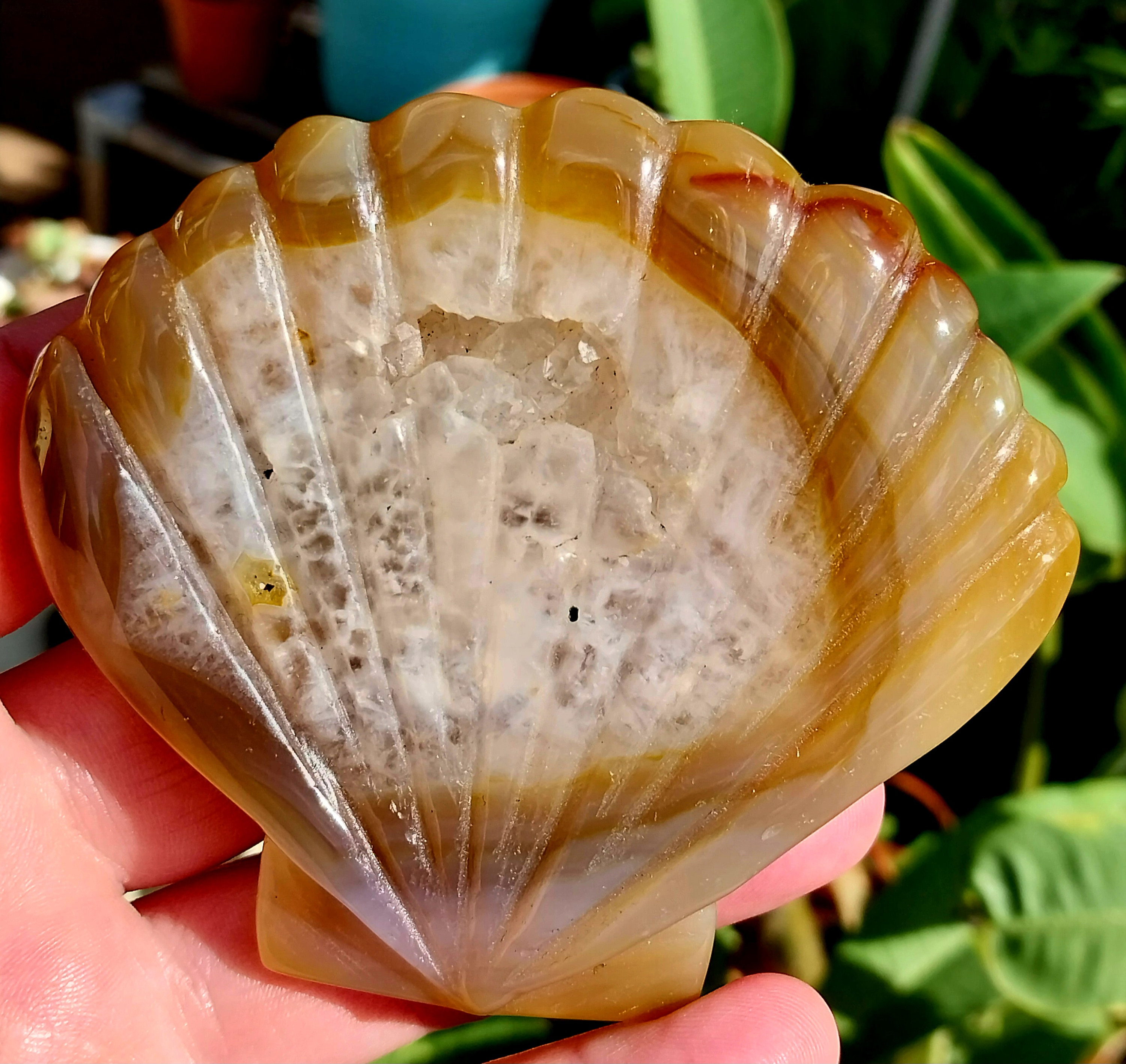 High Quality Banded Agate With Quartz Druzy Seashell Carving High Quality Banded Agate With Quartz Druzy Seashell Carving