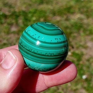 34 mm Banded Malachite Sphere. Green Malachite Sphere. Polished Malachite. Malachite Sphere. Green Malachite. Malachite Crystal Sphere.