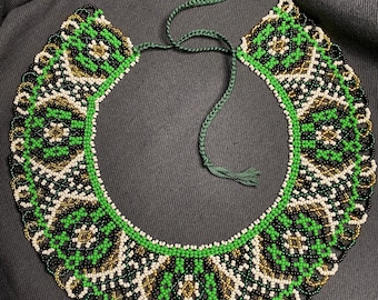 Ukrainische traditionelle Halskette (Sylyanka) Grüne Perlen Halskette Traditionelle ethnische Halskette Perlen elegante Halskette