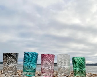 Upcycled Mermaid Gin Glas: Handgefertigter umweltfreundlicher Becher