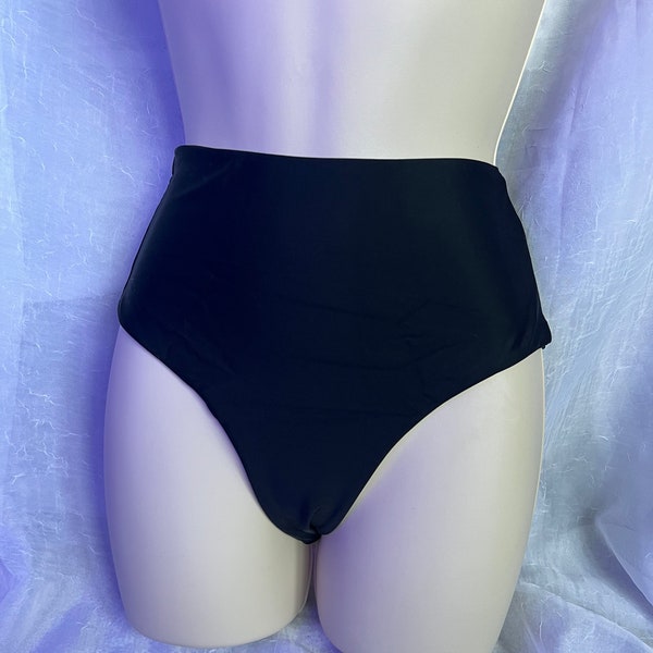 Schwarze Festival Hot Pants | Schwarze High Waist Fuax Leder Hose | Rave Wear Hot Pants | y2k