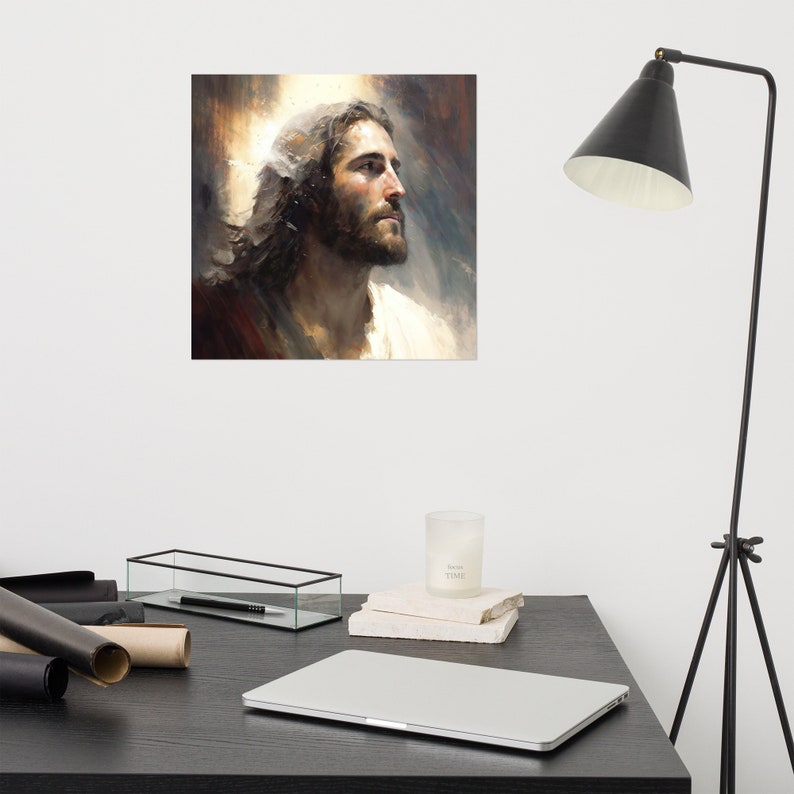 Puede incluir: Una pintura de un hombre con cabello largo y casta&ntilde;o y barba. Est&aacute; mirando hacia arriba y hacia la derecha. La pintura est&aacute; realizada en un estilo realista y el rostro del hombre est&aacute; iluminado por una luz suave.