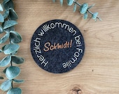 Filzuntersetzer mit Familiennamen - Personalisiertes Accessoire für dein Zuhause