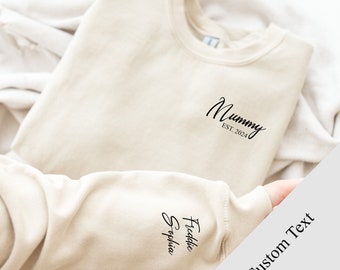 Personalised Mummy Sweatshirt with Name on Sleeve, Custom Mum Sweatshirt,  Christmas Gift for Mummy Daddy Auntie, Gift for Her Him