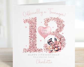Peut inclure: Ensemble de trois tasses en céramique avec une finition mate et mouchetée. Les tasses sont de couleur crème, gris clair et gris foncé. Chaque tasse a un design simple et minimaliste avec une anse arrondie.