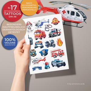 Könnte beinhalten: Ein Bogen temporärer Tattoos mit Rettungsfahrzeugen und verwandten Gegenständen. Designs umfassen einen Feuerwehrwagen, einen Krankenwagen, ein Polizeiauto, einen Hubschrauber und Feuer. Der Bogen enthält auch Text, der "TATTOOS DIN A6" sagt.