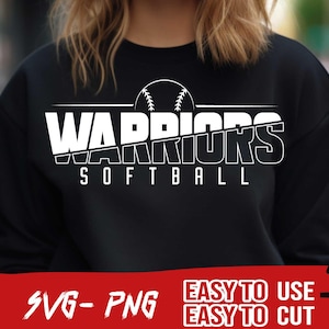 Puede incluir: Sudadera negra con texto blanco que dice "WARRIORS SOFTBALL" con un gráfico de béisbol sobre el texto.