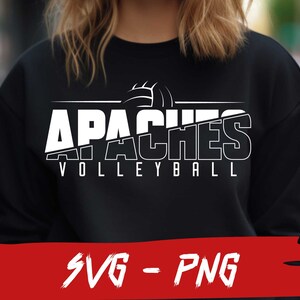 Puede incluir: Sudadera negra con texto blanco que dice "Apaches Volleyball" con un gráfico de voleibol.