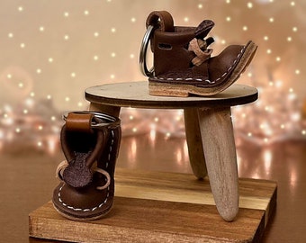 Chaveiro de bota de couro personalizado: Chaveiro com inicial personalizada