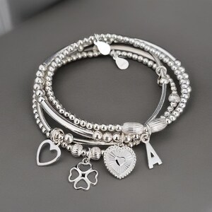 Bracelet à breloques superposé en argent sterling, Ensemble de bracelets extensibles à breloque initiale, Bracelet à superposition, 925