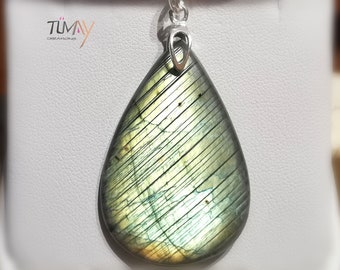 Pendentif Labradorite, bleu vert lumineux. Pierre naturelle, monture argent 925 ou plaqué or 24K. Bijou femme modèle unique. Forme goutte.