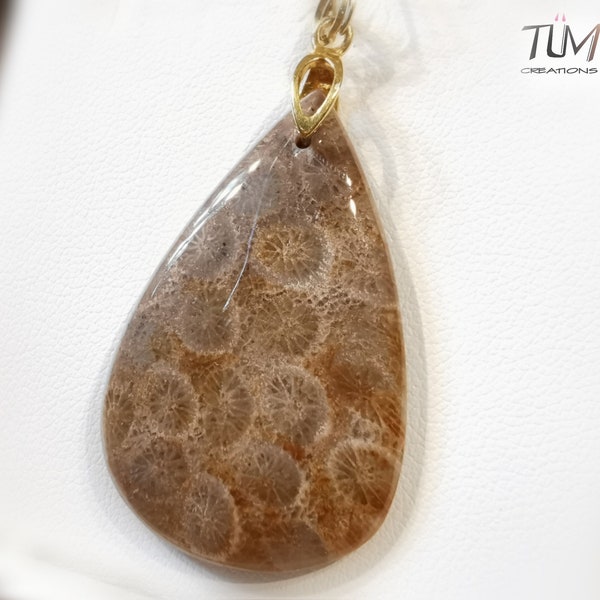 Pendentif Corail fossilisé, beige. Pierre naturelle, choix monture argent 925 ou plaqué or 24K. Bijou modèle unique. Forme goutte. Mixte