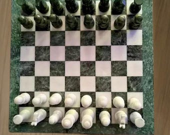 手作りのグリーンマーブルチェスセット:大理石の駒を使ったボード 手作りのグリーンマーブルチェスセット:大理石の駒を使ったボード