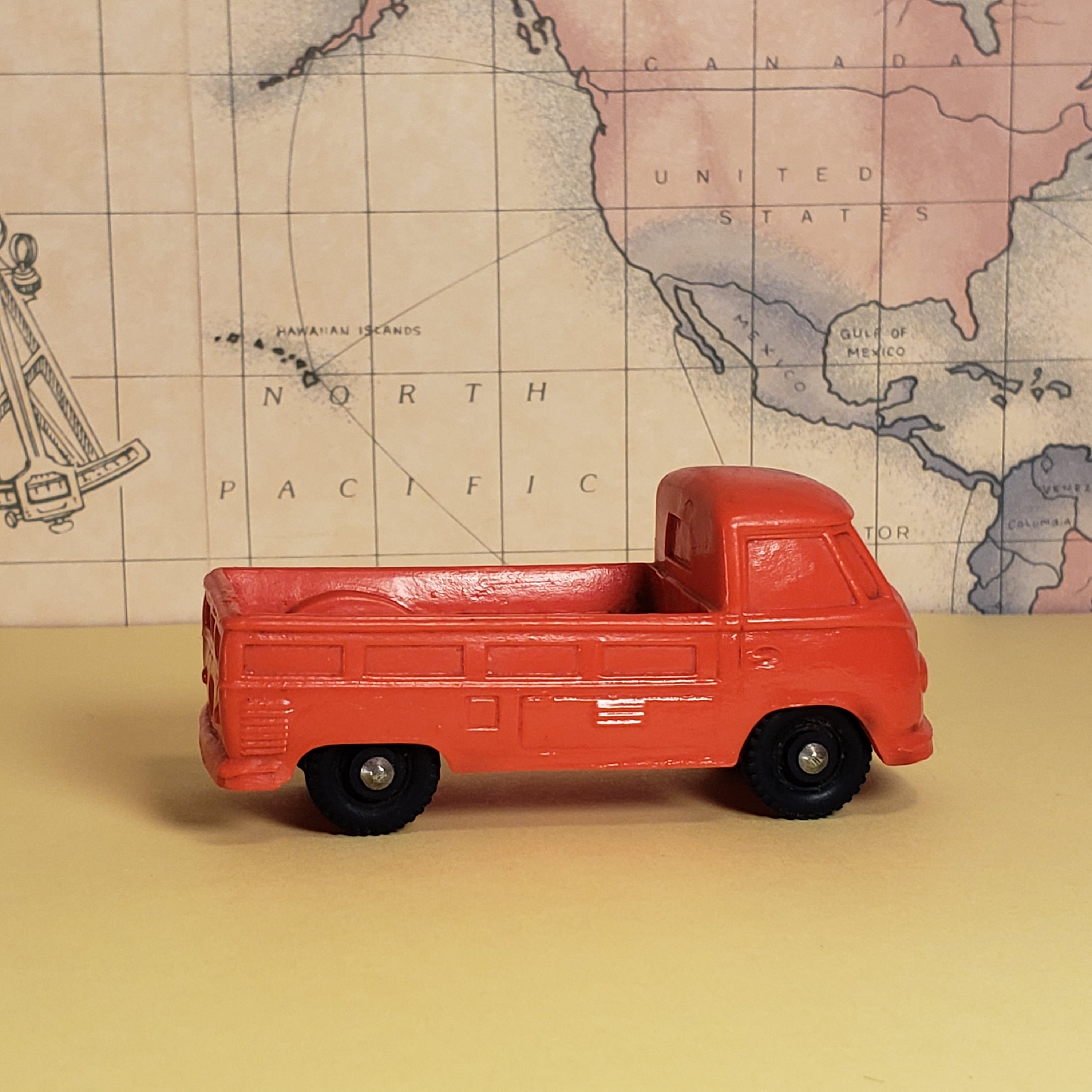 Jouet Volkswagen Combi Bleu – Tomte Laerdal – Vinyle Vintage – Échelle 1:2 – Années 50/60