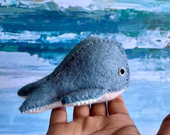 Handgemaakte vilten gevulde babywalvis|Speelgoed|Ornament|Cadeau|Decor