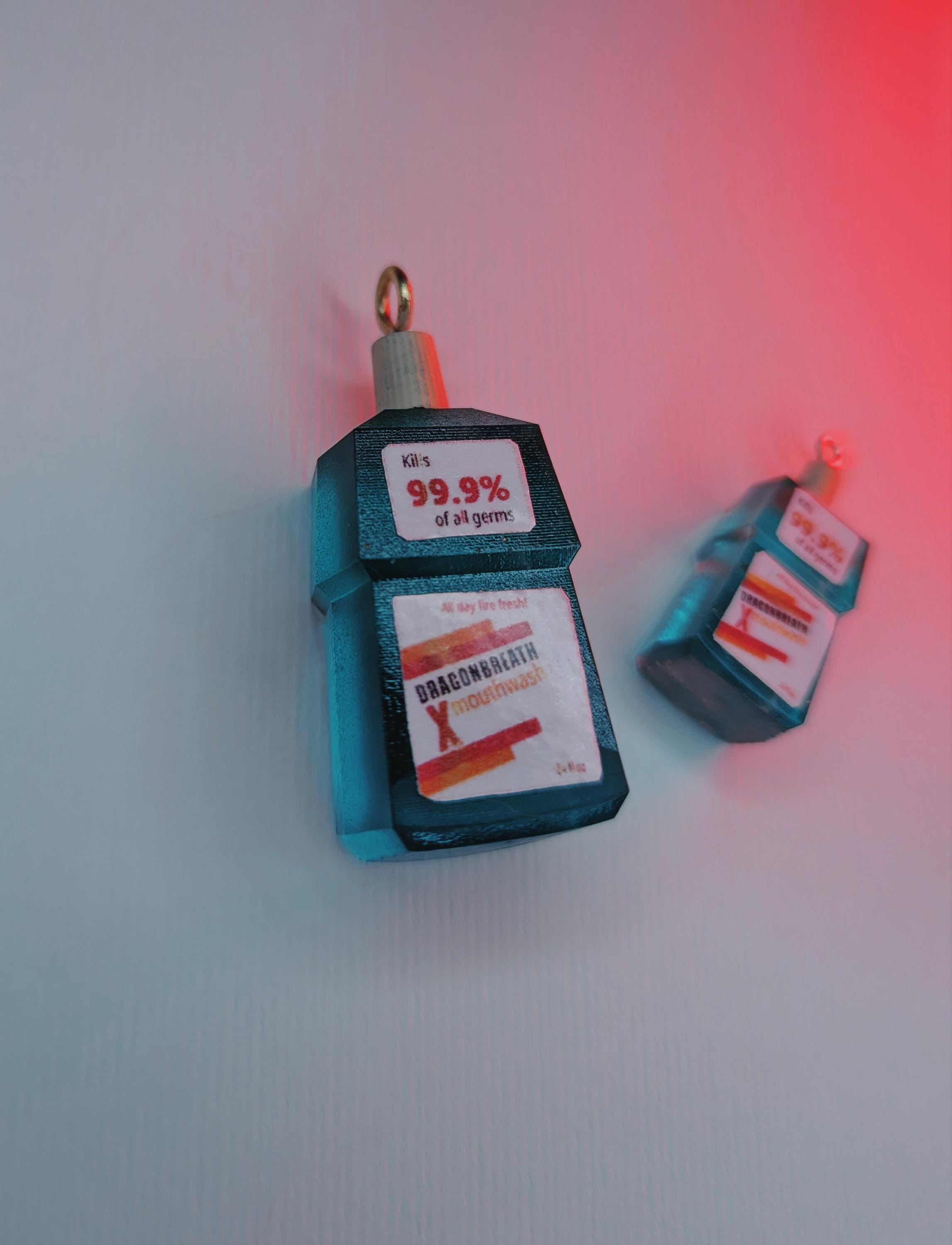 Dragonbreathマウスウォッシュにインスパイアされたキーチェーンと