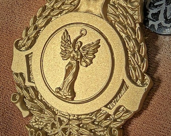 Aziraphale FOB medaille 3D afgedrukt - goede voortekenen cosplay, sleutelhanger