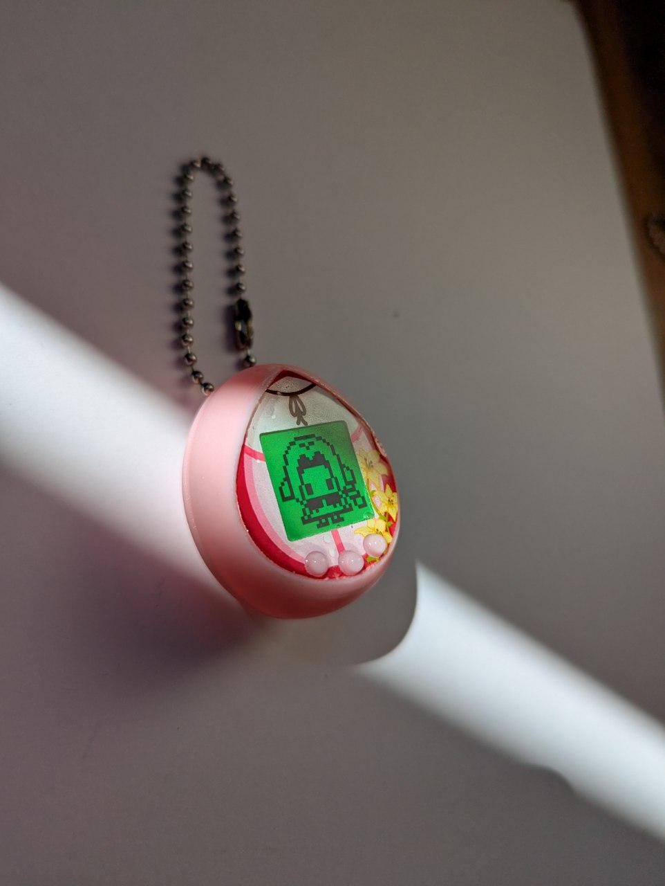 Final Fantasy VII Tamagotchi Keychain - Cloud, Sephiroth, Tifa, Aerith ...