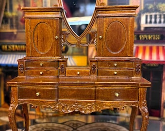 Tavolo da toeletta vittoriano Pitt Wang Essentials in noce, scala 1:12