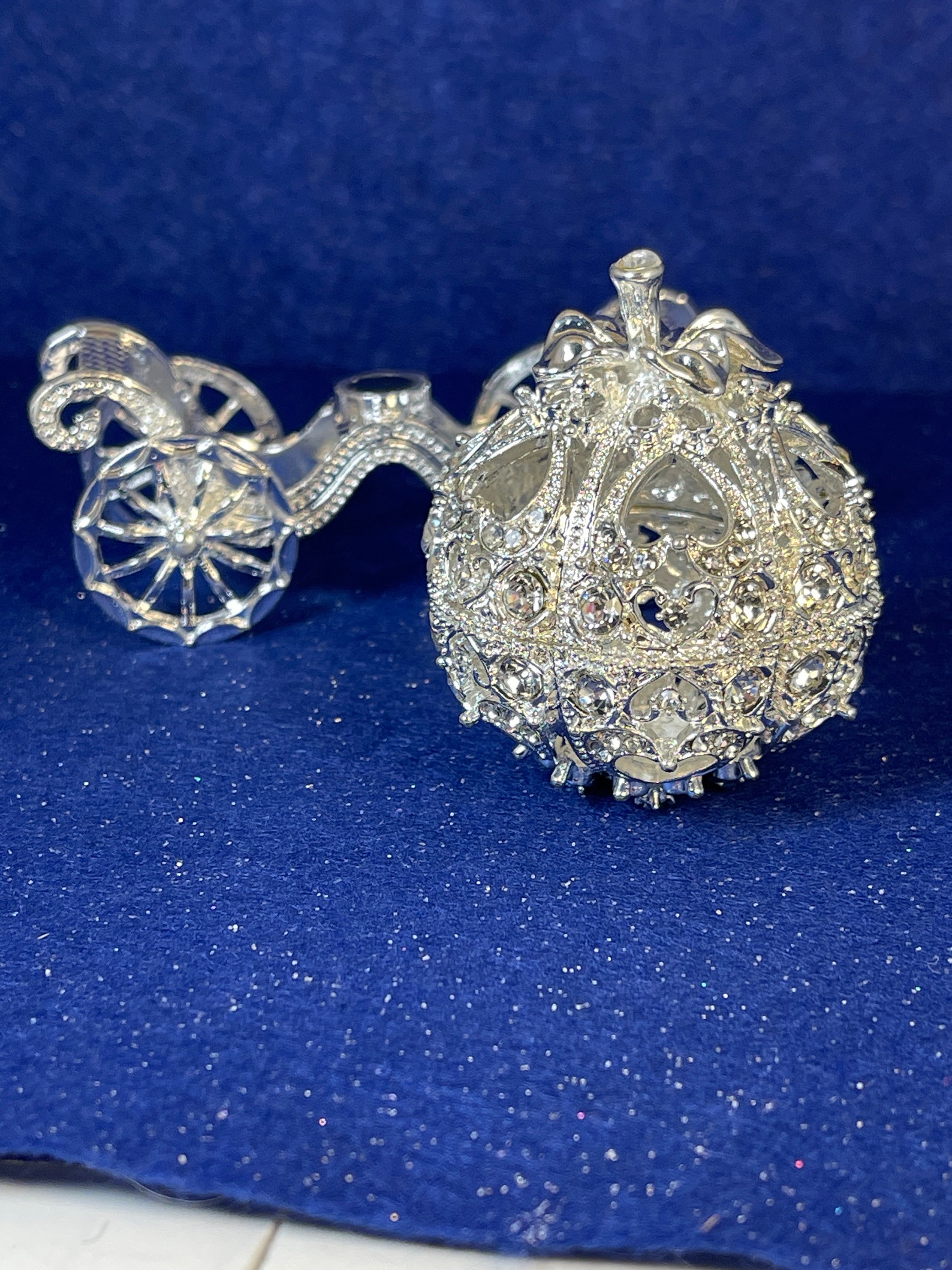 Very Bright Silver and Faux Diamond Encrusted Fairy Tale Carriage ...
