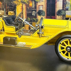 Amazing 1  24 Scale Franklin Mint 1915 Stutz Bearcat Model Car Yellow Black Hand Crank 2 Seater Tag Collectible Art Hobby Holiday Birthday