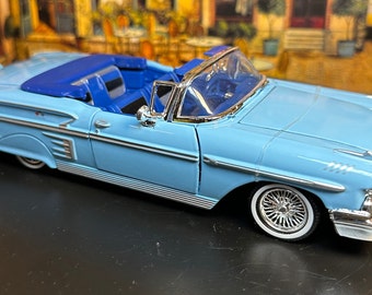 1958 CHEVY IMPALA　おまけ付き Miniature Replica Die Cast 1958 Chevy Impala Convertible Baby Blue