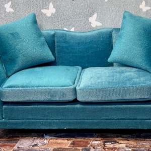 1:12 Replika av Chesterfield-soffa i blågrönt