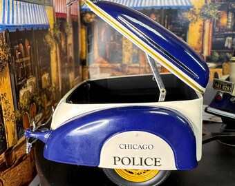 1:24 Franklin Mint 1933 Ford Deluxe 2 Door Chicago Police Car and