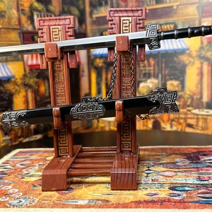 Lindo abridor de cartas em miniatura espada bainha suporte de exibição prata preto liga figura de ação cena romba decorativo novidade dramatização