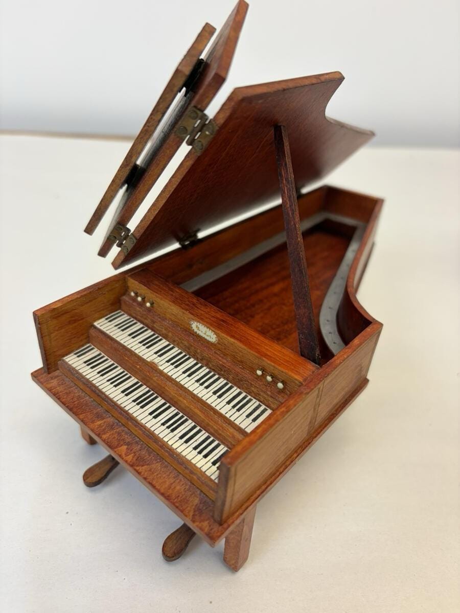 1:12 Accessori per casa delle bambole per pianoforte in