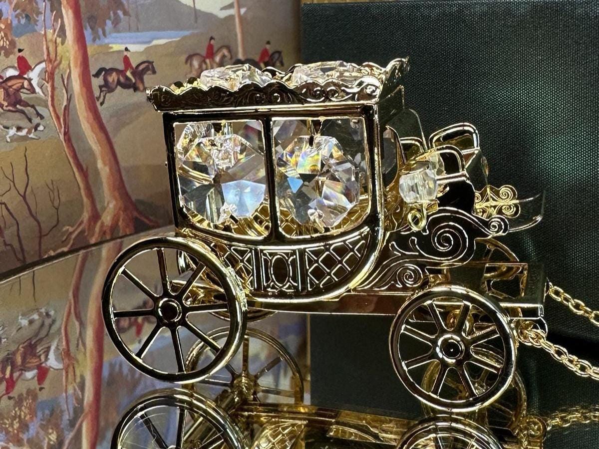 24K Gold Plated Crystal Carriage Figurine: Royal Horse Drawn